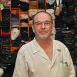 Iš pasaulio kultūros lopšio Florencijos grynakraujis florentietis Mauricijus Saturnis gyventi į Panevėžį persikėlė prieš devyniolika metų. Į Aukštaitijos sostinę jis perkėlė ir Italijoje savo įkurtą kailių bei odos gaminių verslą.