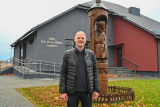 Panevėžietis kunigas 44-erių Mindaugas Kučinskas bendraudamas su vaikais labai rimtai žiūri į jų norus. Dvasininkas iš savo patirties žino, kur gali nuvesti devynmečio svajonės.