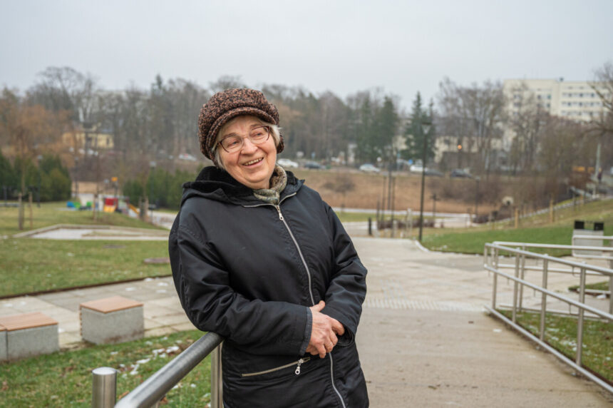 Jau beveik du dešimtmečiai, kai nebeliko kineskopų milžinės ir didžiausios darbdavės ne tik Panevėžyje, bet ir Lietuvoje – „Ekrano“ gamyklos. Visgi daugelio panevėžiečių namuose tebeskamba joje gaminto krištolo taurės ar spalvoto stiklo indai.