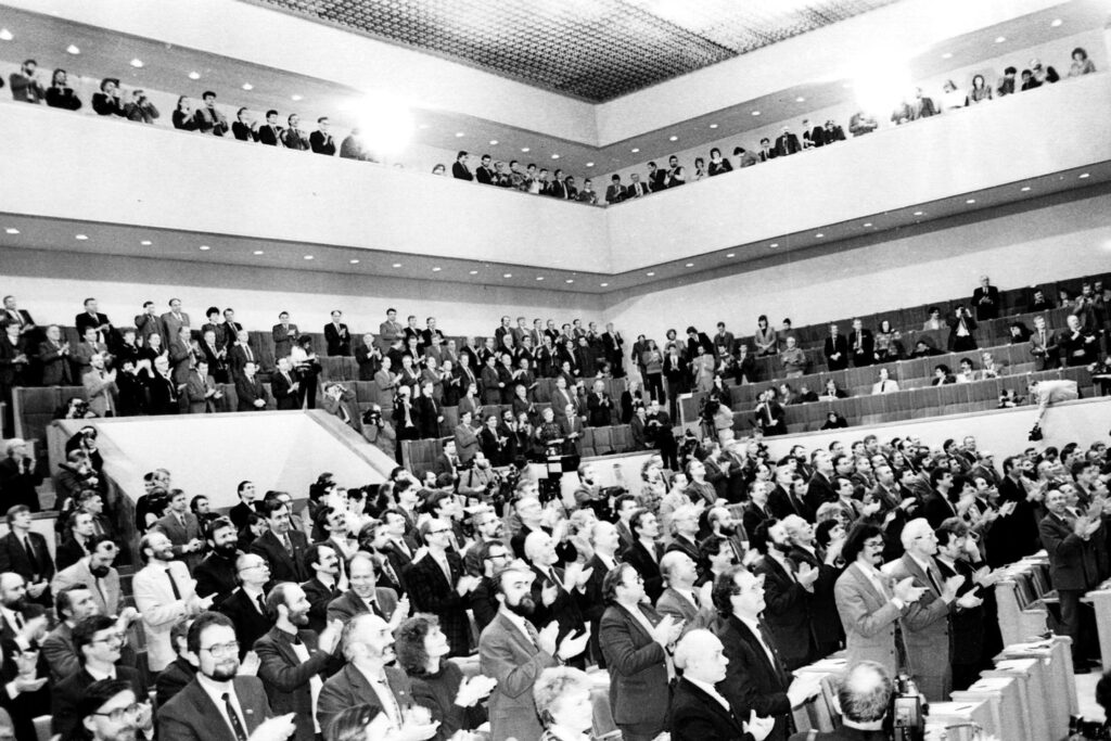 Lietuva skaičiuoja 35-erius laisvės metus. Tą 1990-ųjų kovo 11-ąją Aukščiausiosios Tarybos-Atkuriamojo Seimo priimtas aktas dėl Lietuvos nepriklausomos valstybės atkūrimo perrašė ne tik mūsų drąsios tautos, bet ir visos Sovietų Sąjungos istoriją.