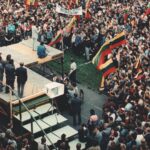 „Aukštaitijos“ sporto rūmų stadionas panevėžiečiams mena ne tik sirgalių aistras kaitinančias futbolo rungtynes. Tiek žmonių, kiek susirinko 1988 metų rugsėjo 11-ąją, šis stadionas daugiau niekada nėra regėjęs: tądien apie trisdešimt tūkstančių panevėžiečių jame vienu balsu skandavo „Lie-tu-va“.