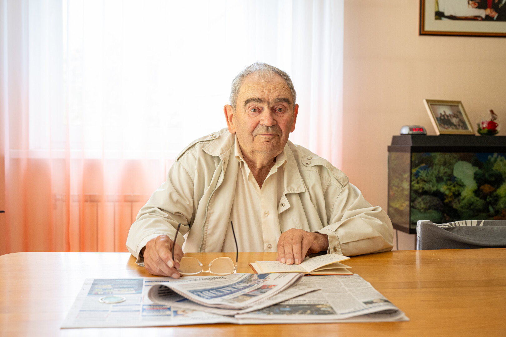 M. K. Jočys neslepia giliu sovietmečiu, kaip ir dauguma, buvęs Sovietų Sąjungos komunistų partijos narys. Tačiau vos padvelkus laisvės vėjams, vienas pirmųjų Panevėžio rajone paliko partijos gretas, įsijungė į Sąjūdžio veiklą, o galiausiai savo partinį bilietą pakabino sostinėje prie Seimo barikadų 1991 metų kruvinąjį sausį. P. ŽIDONIO nuotr.