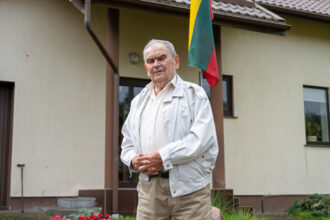 Prieš kone keturis dešimtmečius tautai bundant iš sovietinio sąstingio, drąsiausiųjų žingsnius lėmė ne politika, o vertybės – tiesa, orumas ir tikėjimas nepriklausoma valstybe. Tarp tokių buvo ir pedagogas, buvęs Panevėžio rajono meras Marijonas Kazimieras Jočys su šeima.