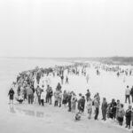 1988-ųjų rugsėjo 3 dieną surengta ekologinė akcija „Apkabinkime Baltiją“ tapo tarsi repeticija po metų įvyksiančiam Baltijos keliui. ŠAM T–F 7042, Šiaulių „Aušros“ muziejus. LIMIS.LT (Vaidoto Kisielio) nuotr.