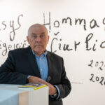 „Čiurlionis – iš kito pasaulio ir Stasys – iš kito pasaulio“, – šypteli pasaulyje garsus menininkas Stasys Eidrigevičius, paklaustas, kas jį sieja su tautos genijumi dailininku ir kompozitoriumi Mikalojumi Konstantinu Čiurlioniu.