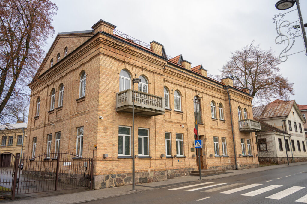 Sovietmečiu KGB archyvai Lietuvoje buvo tokia pat neįveikiama tvirtovė kaip ir pati sistema. Įslaptinti, neprieinami, saugomi struktūrų jie formavo valstybės baimės ir kontrolės mechanizmą.