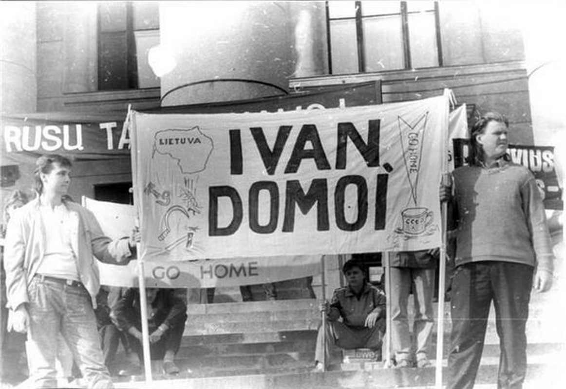 Vilnius, mitingas prie Aukščiausiosios Tarybos pastato. ILIUSTRACINĖ ARCHYVŲ nuotr.