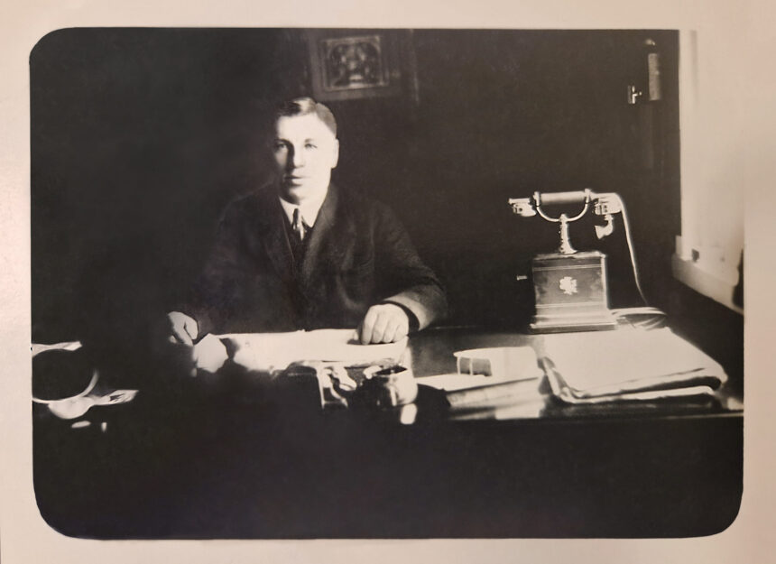 Šiandien, sausio 24 d., sukanka 140 metų, kai gimė Stasys Liutkevičius, pirmojo lietuviško Panevėžio laikraščio „Panevėžio balsas“ vienas steigėjų, jo leidėjas ir pirmasis redaktorius.